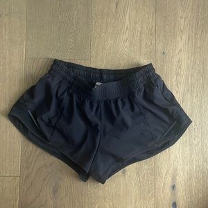 Lululemon 2.5’ Hotty Hot Shorts